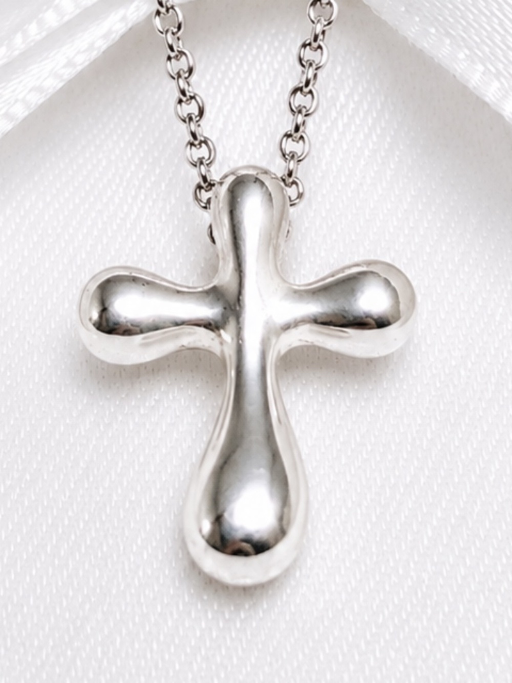 Tiffany & Co Elsa Peretti teardrop cross 16” Pendant  silver  925 Box